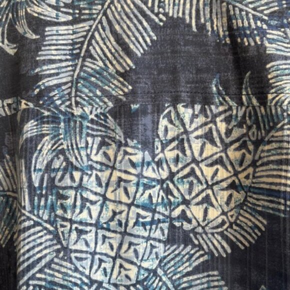 Tommy Bahama Men's XL Island Zone Silk Coolmax Polyester Blend Button Up Shirt - Picture 8 of 9